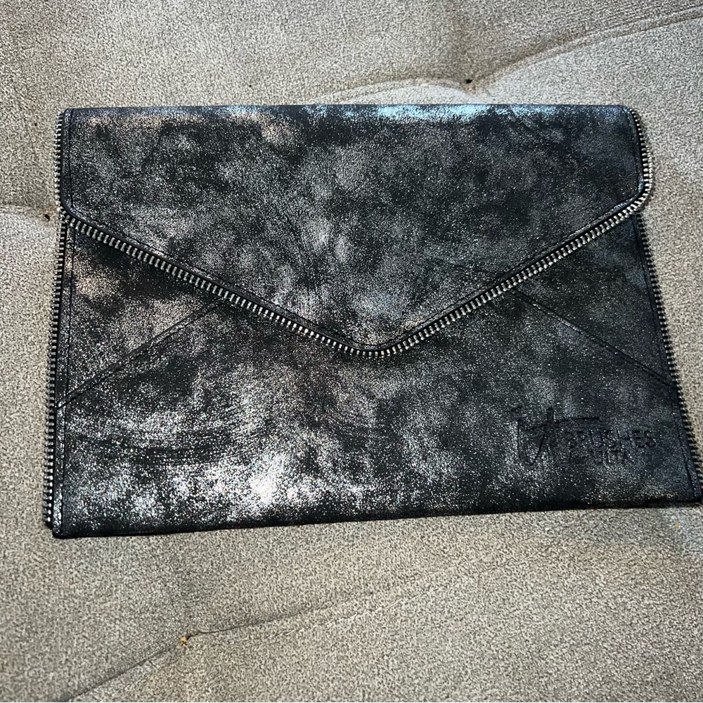 It Cosmetics Must Have Black & Silver Clutch